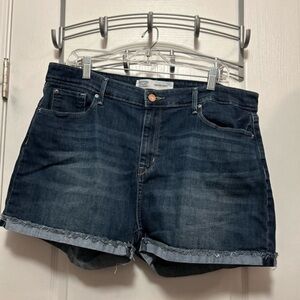 SIGNATURE BY LEVI STRAUSS high rise shorts cuffed women’s 18 W34 blue denim jean